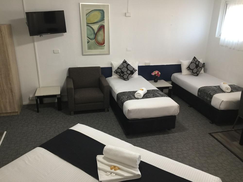 Surf Motel 4*